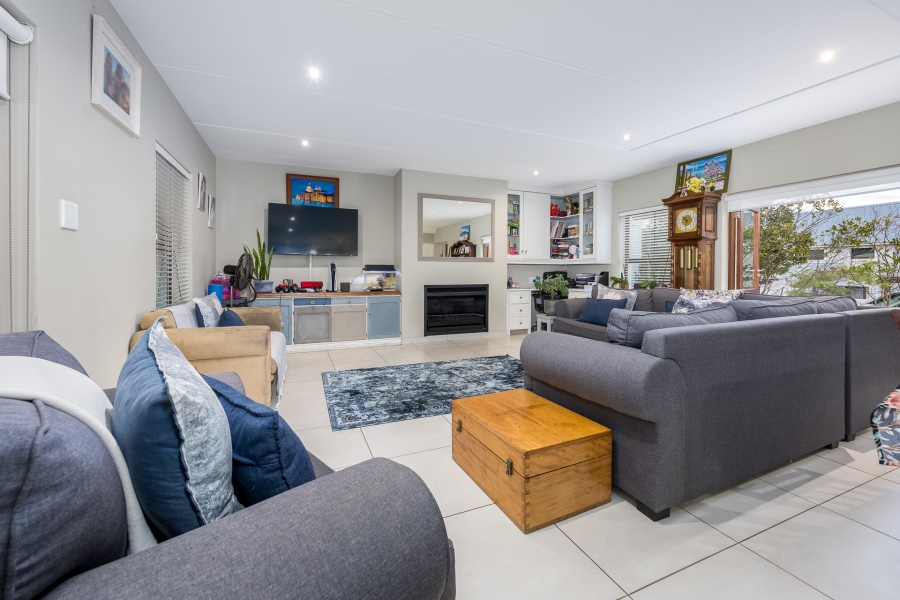 3 Bedroom Property for Sale in Graanendal Western Cape